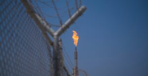 Petrolio e gas non sono più vietati: cosa significa per la guerra in Iran?